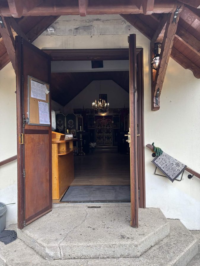 Entrée de l'église orthodoxe